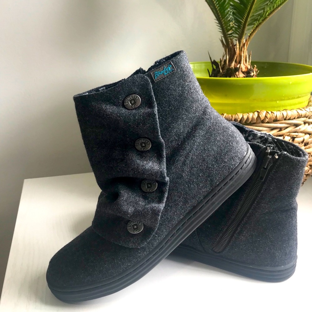 Women’s blowfish boots